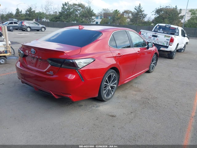 2020 Toyota CAMRY SE HYBRID photo 4