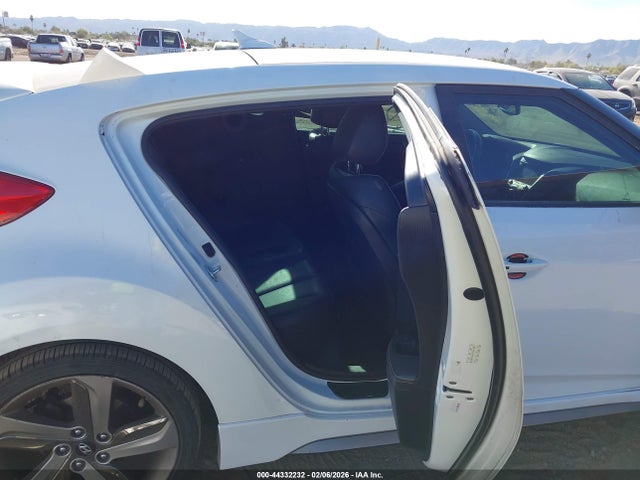 HYUNDAI VELOSTER TURBO - 8