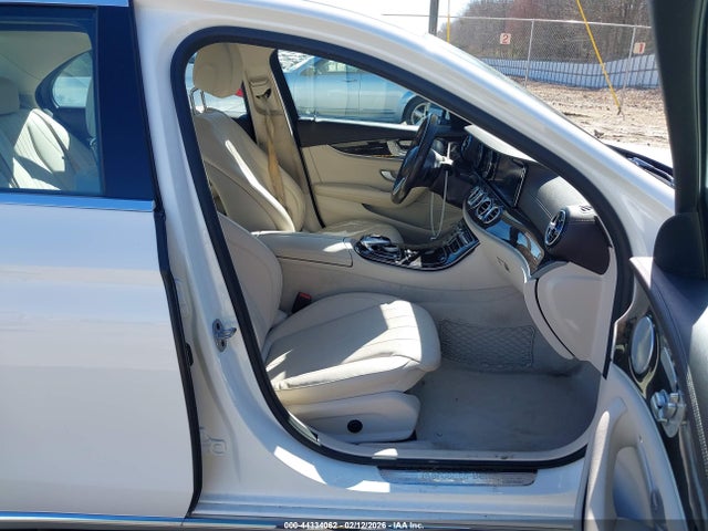 MERCEDES-BENZ E-CLASS - 5