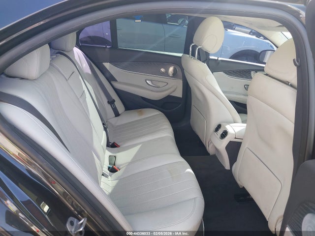 MERCEDES-BENZ E-CLASS - 8