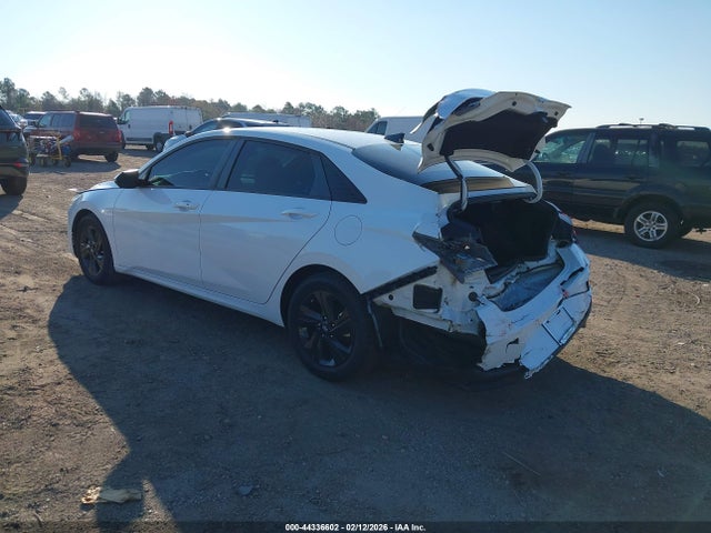 HYUNDAI ELANTRA SEL - 3