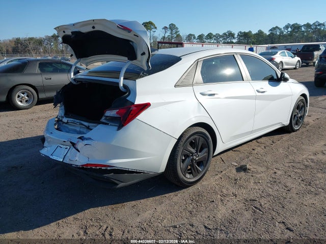 HYUNDAI ELANTRA SEL - 4