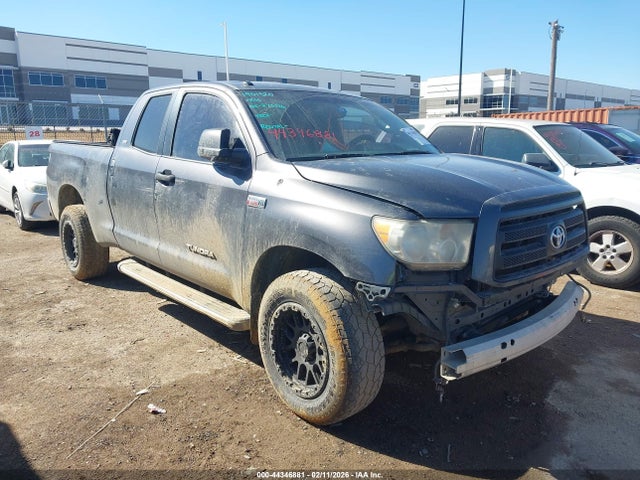 TOYOTA TUNDRA - 1