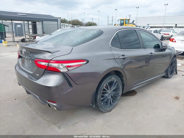 2018 Toyota CAMRY SE — фото 4