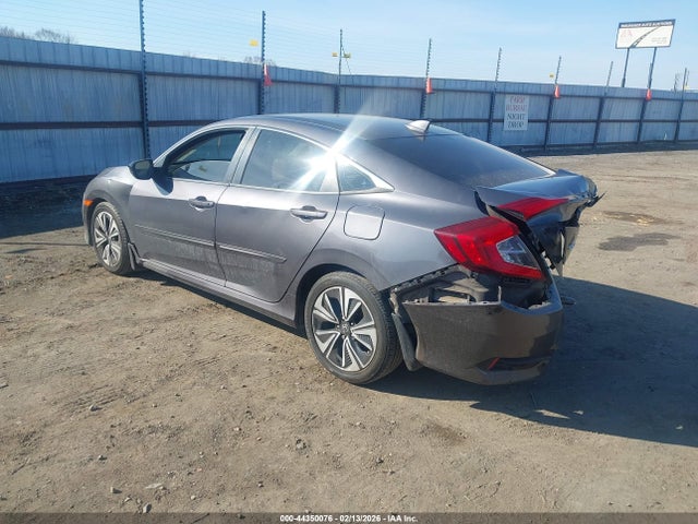 2018 Honda CIVIC EX-T — фото 3