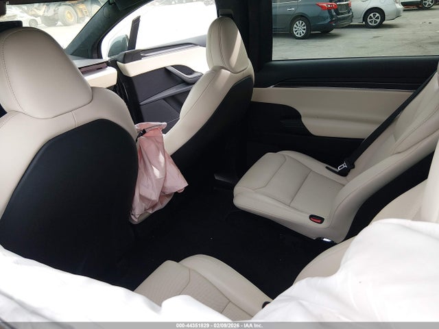 2025 TESLA MODEL X PLAID 8