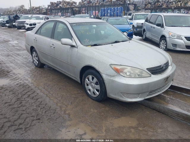2004 TOYOTA CAMRY LE