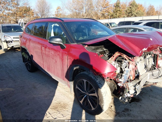2022 TOYOTA HIGHLANDER XSE