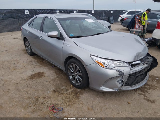 TOYOTA CAMRY - 1