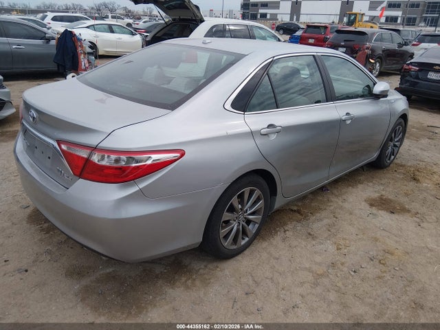 TOYOTA CAMRY - 4