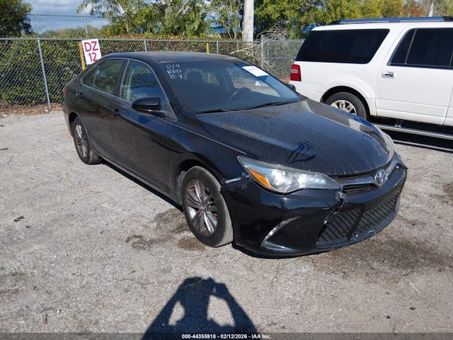 2016 TOYOTA CAMRY SE