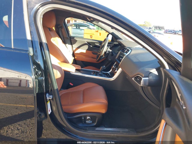 2020 Jaguar XE R-DYNAMIC S AWD AUTOMATIC — фото 5