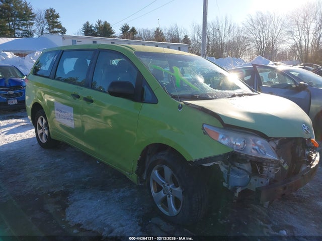 2014 TOYOTA SIENNA L V6 7 PASSENGER