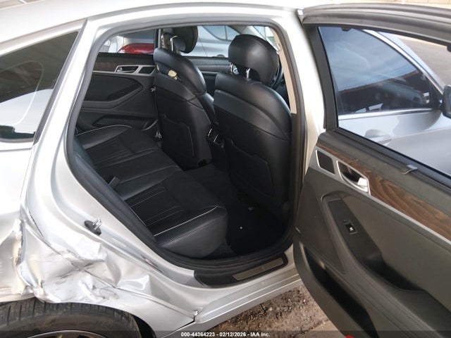 HYUNDAI GENESIS 5.0 - 8