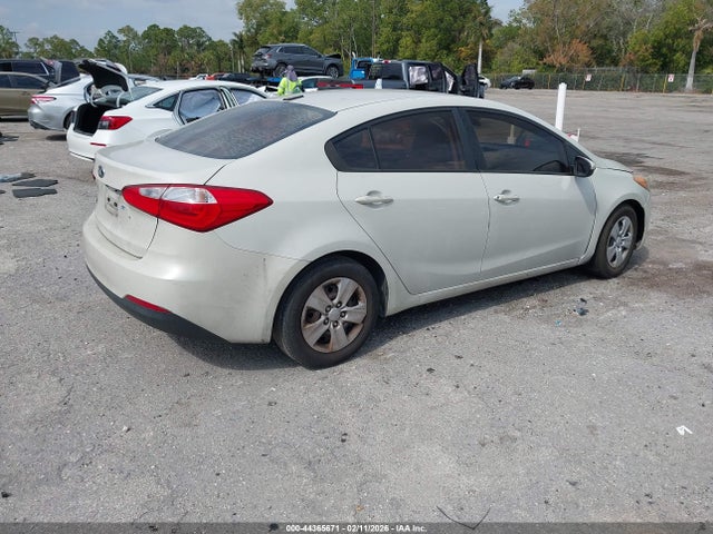 KIA FORTE LX - 4