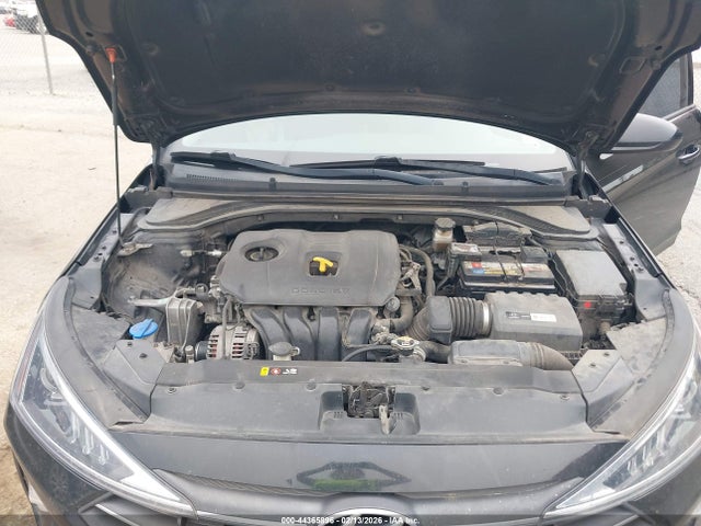 HYUNDAI ELANTRA VALUE EDITION - 10