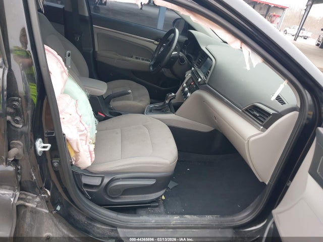 HYUNDAI ELANTRA VALUE EDITION - 5