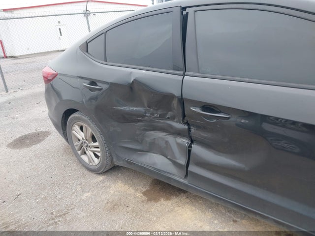 HYUNDAI ELANTRA VALUE EDITION - 6