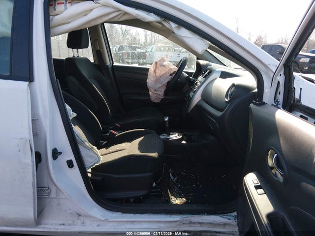 2018 Nissan VERSA 1.6 SV — фото 5