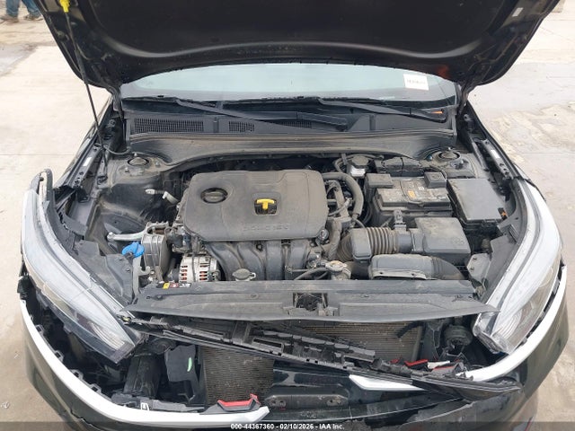 KIA FORTE GT-LINE - 10