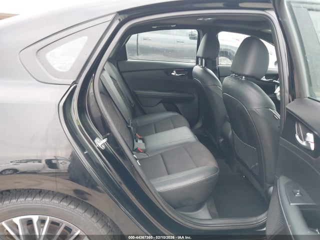 KIA FORTE GT-LINE - 8