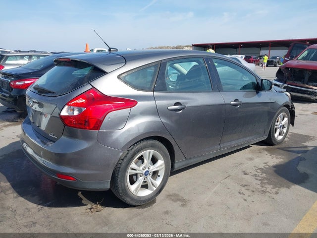 FORD FOCUS SE - 4