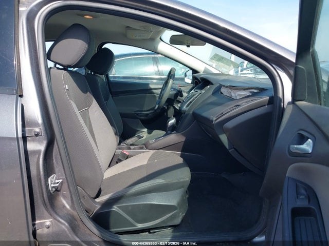 FORD FOCUS SE - 5