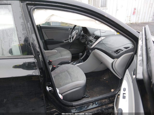 HYUNDAI ACCENT SE - 5