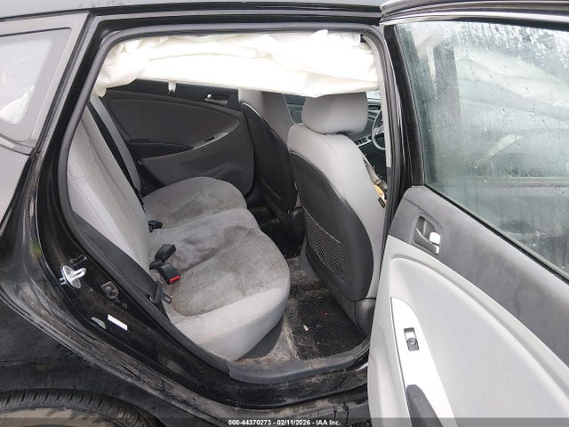 HYUNDAI ACCENT SE - 8