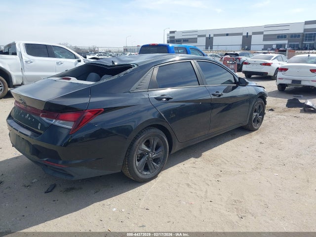 HYUNDAI ELANTRA SEL - 4