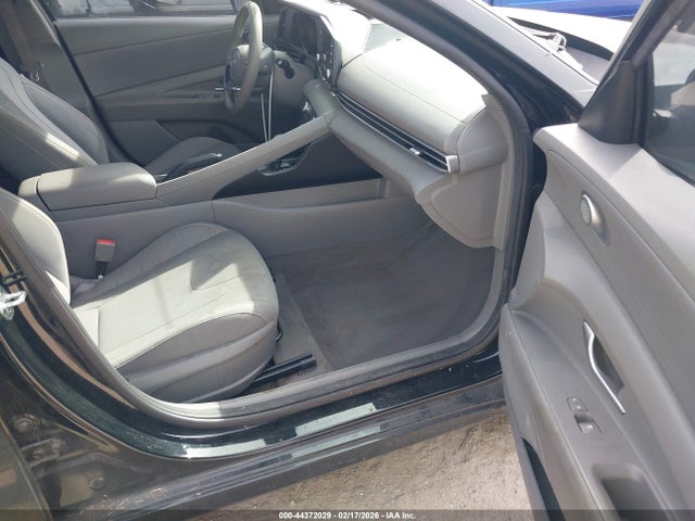 HYUNDAI ELANTRA SEL - 5