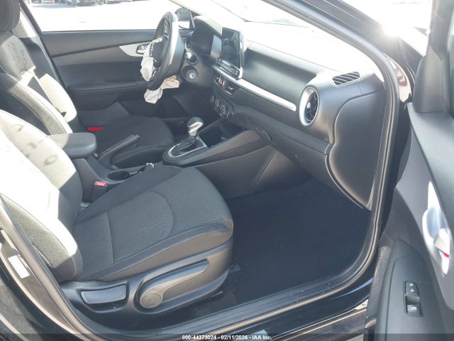 2024 KIA FORTE LXS photo 5