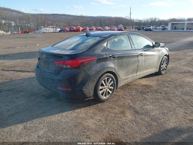 HYUNDAI ELANTRA SE - 4