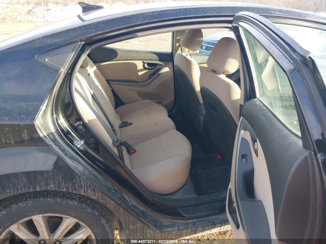 HYUNDAI ELANTRA SE - 8