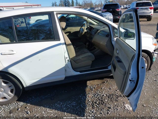 2011 Nissan VERSA 1.8S — фото 5