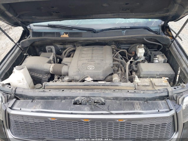 TOYOTA TUNDRA - 10