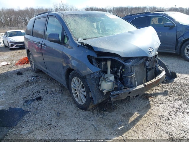 2013 TOYOTA SIENNA XLE V6 8 PASSENGER