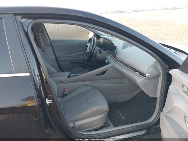 HYUNDAI ELANTRA SEL - 5