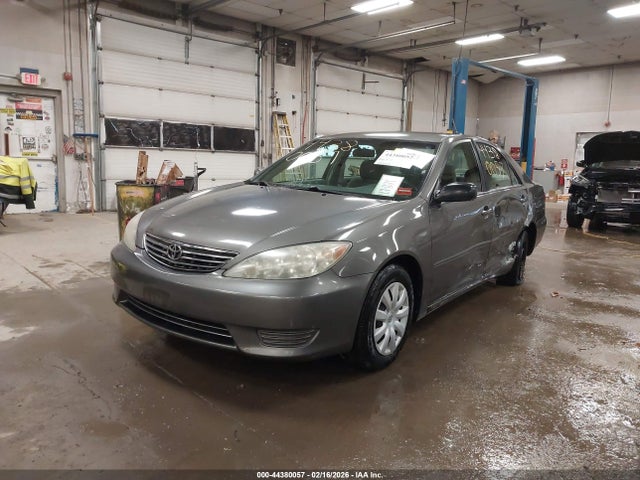 TOYOTA CAMRY - 2