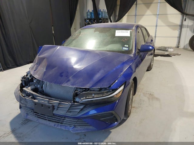 HYUNDAI ELANTRA SE - 2