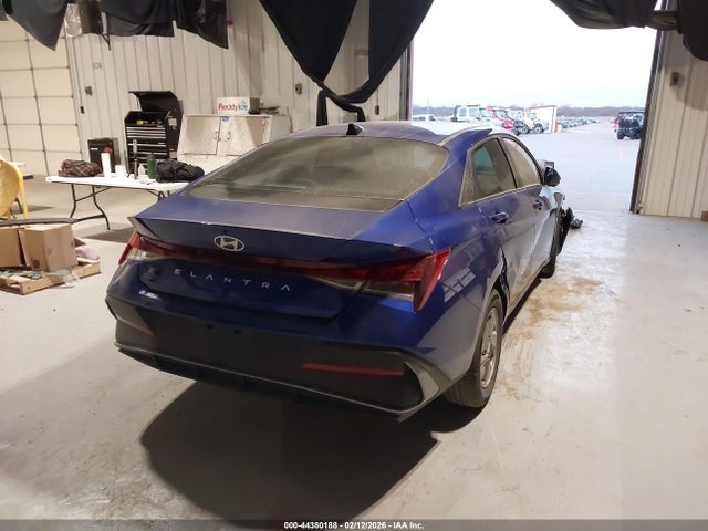 HYUNDAI ELANTRA SE - 4