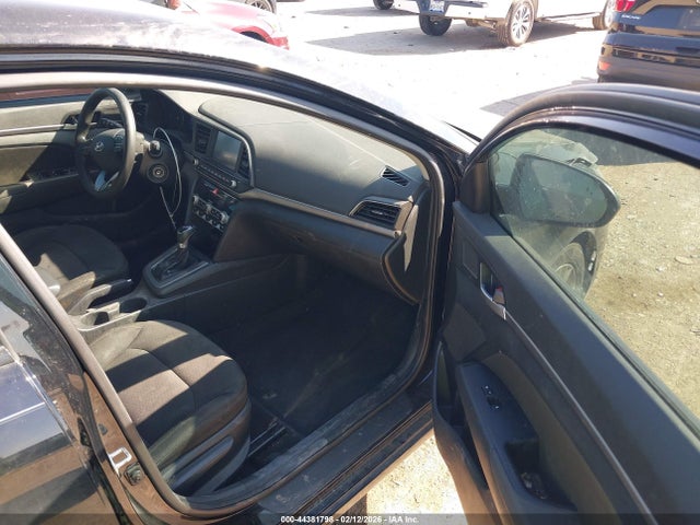 HYUNDAI ELANTRA SEL - 5