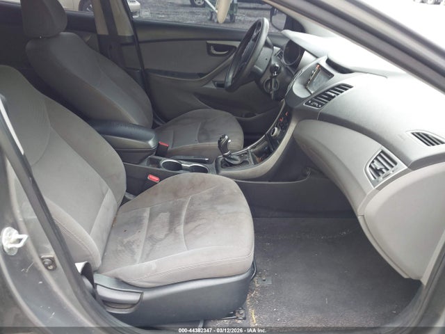 HYUNDAI ELANTRA SE - 5