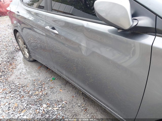 HYUNDAI ELANTRA SE - 6