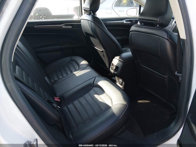 FORD FUSION SE - 8