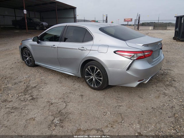 2018 Toyota CAMRY SE — фото 3