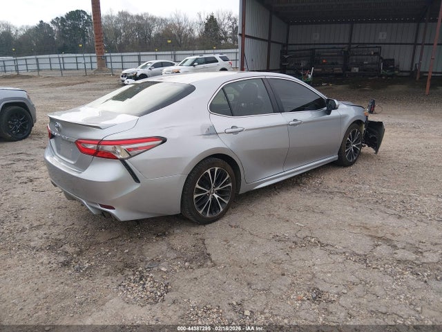 2018 Toyota CAMRY SE — фото 4