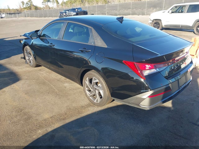 HYUNDAI ELANTRA SEL SPORT - 3