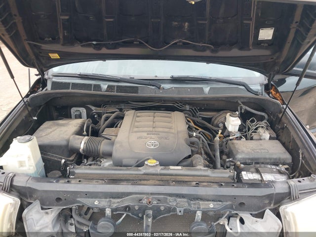 TOYOTA TUNDRA - 10