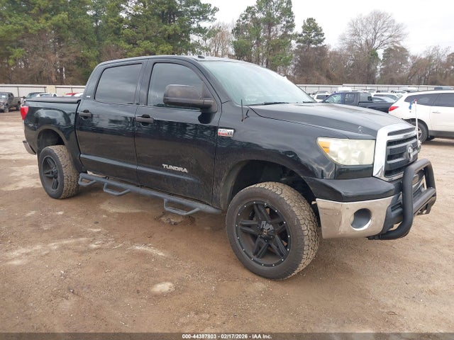 TOYOTA TUNDRA - 1